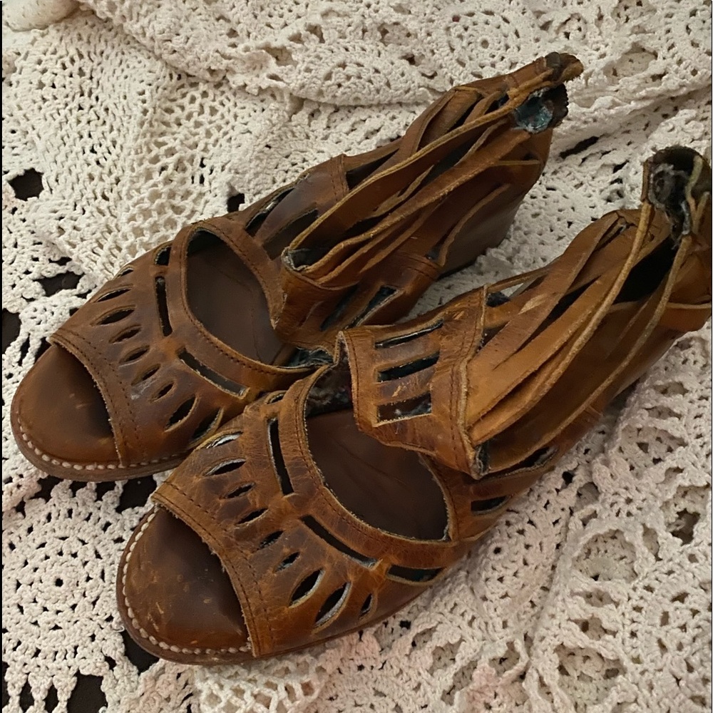 Freebird by Steven sandals ponce